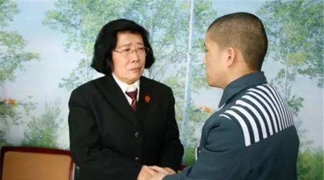 抢银行|高考状元抢银行10万，被抓时仅花100多元，出狱后再考入重点大学