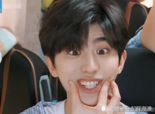  吴宣仪|《跑男8》路透合照，蔡徐坤和吴宣仪同框时的站姿，我没看错吧！