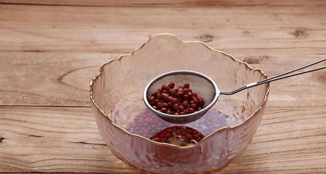 百病|气血不足百病生!80岁奶奶:5种食材煮一煮,气血双补,一碗5块