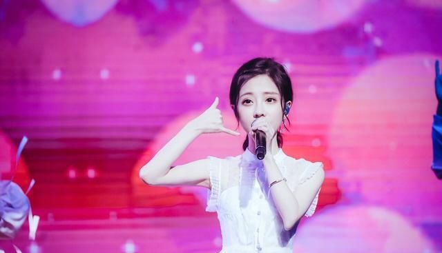 冯提莫|东方风云榜颁奖晚会顺利举行,这位主播凭一己之力拿下最大奖项