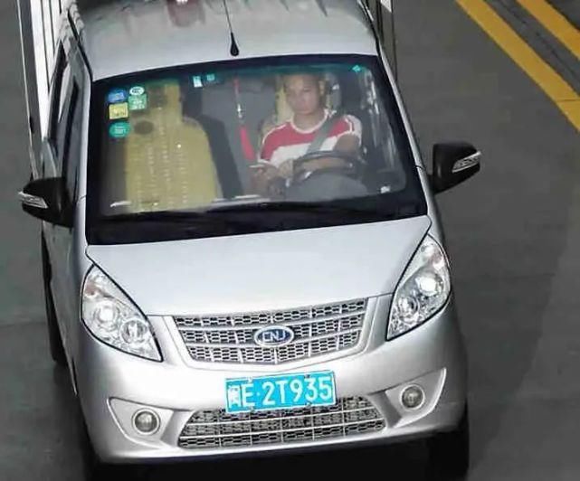 闯红灯|【曝光台】平和一辆教练车闯红灯被拍~~~