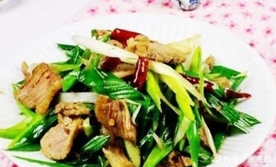 凉拌|简单家常菜：凉拌猪耳朵，蒸肉末鸡蛋豆腐，家味宫保鸡