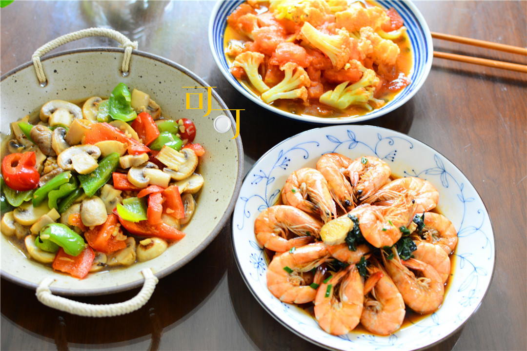  漂亮|晒晒我家的午餐，一荤两素三个菜，漂亮像一幅水彩画，营养又健康