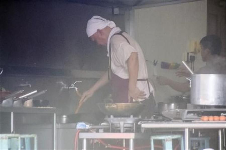 饰演|他饰演的反派深入人心，巅峰时却选择退出，如今怎样了？