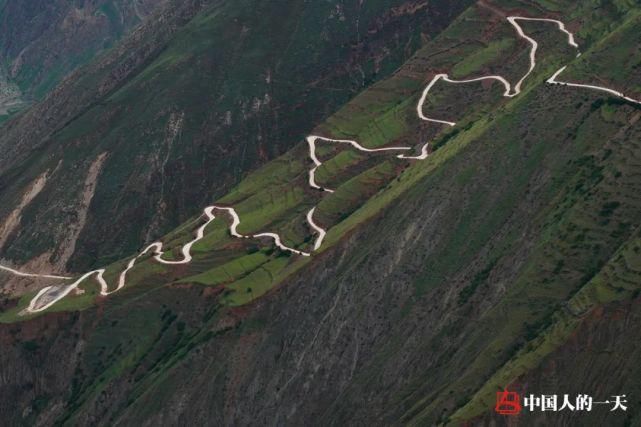  放弃|深山“荒村”留守者：放弃城市生活，放羊种菜为生