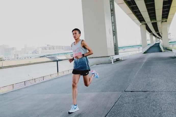 弯曲膝盖|学深蹲，跑步无伤！！（初跑者必看）