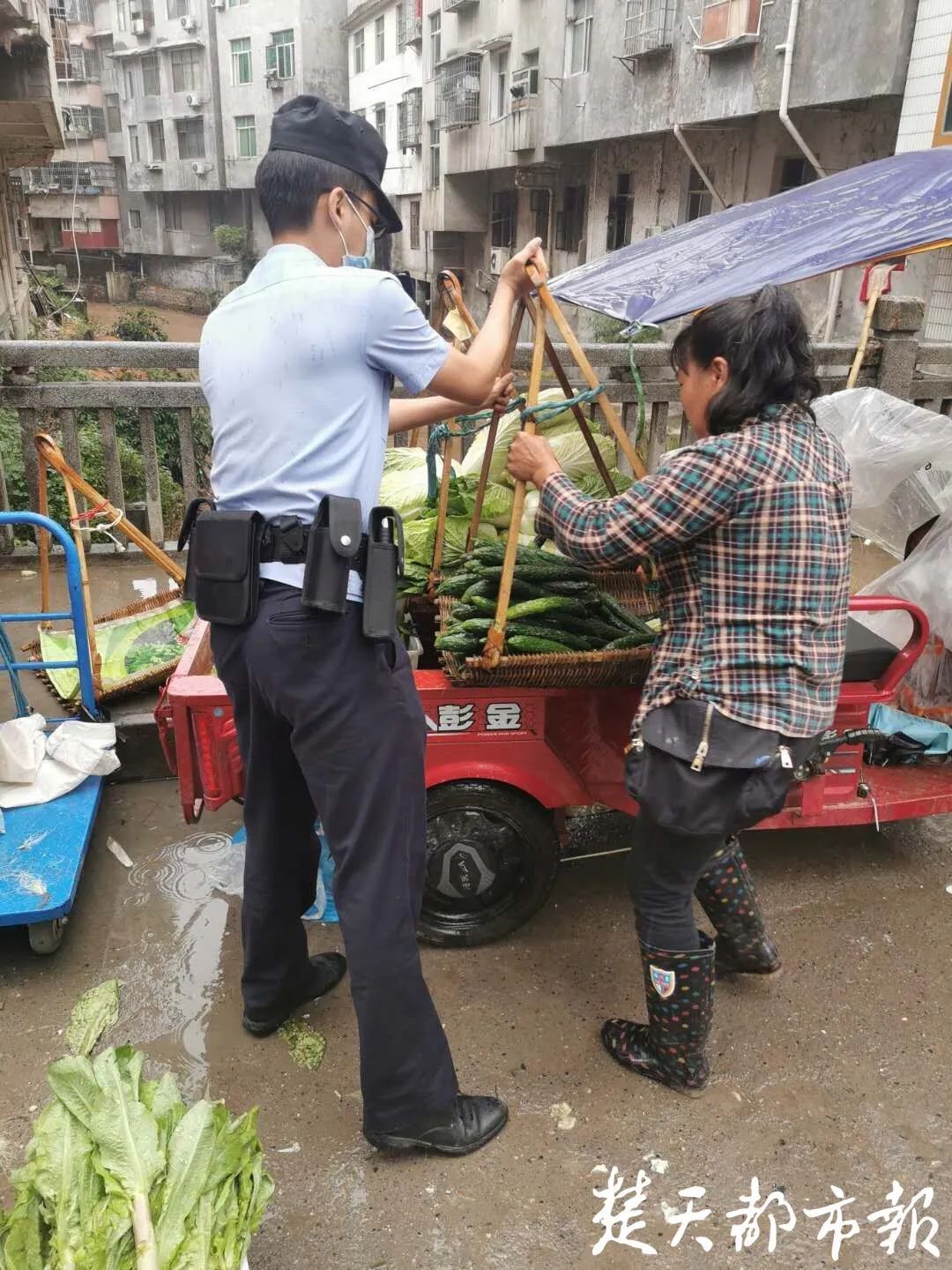 恩施市|警报再次拉响！恩施山体滑坡形成堰塞湖，当地群众紧急撤离