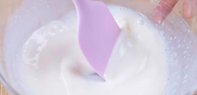  慕斯|这一块像奶酪的居然是慕斯! 最适合夏日的甜品, 烘焙新手就能做!