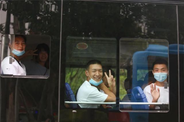  刘昌松|╭(●`?′●)╯╰(●’?’●)╮考完啦！