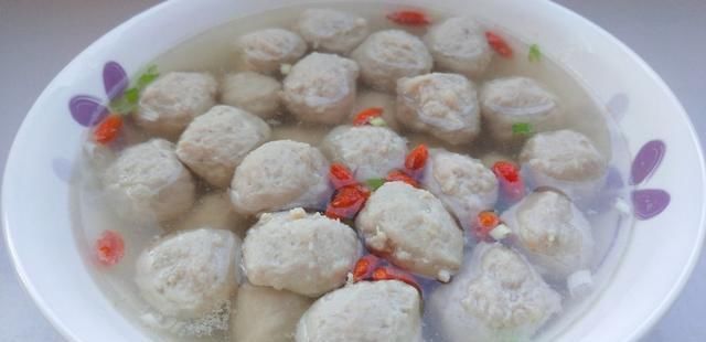 喜欢|肉丸子简单又好吃的做法,Q弹滑嫩,汤鲜味美,全家人都喜欢吃