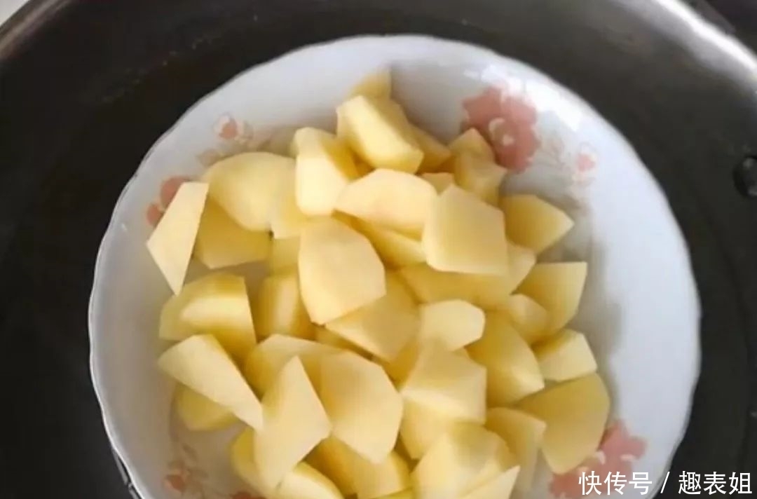  土豆饼|教你自制香酥可口的土豆饼，手不沾面就能做好，方法特别简单！