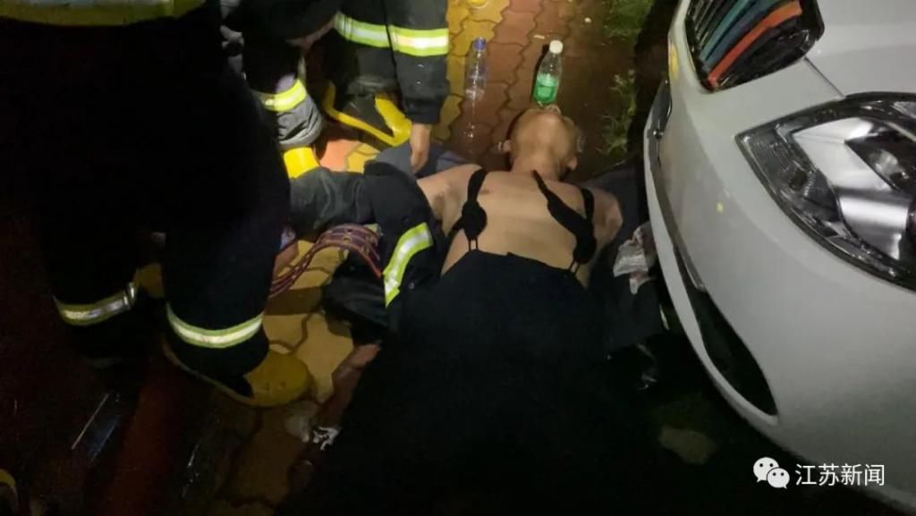  中暑|消防员高温天灭火中暑倒地，接下来一幕太暖心了！