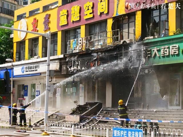  人员伤亡|武昌兴国北路一餐馆起火，无人员伤亡