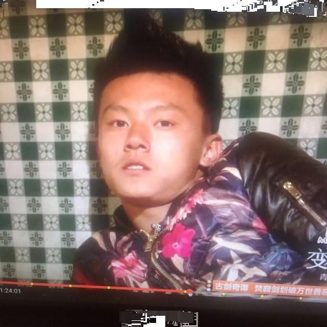  盖房|《变形计》最感恩富二代，掏钱给穷爷爷盖房，土房竟变“豪宅”！