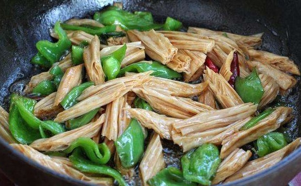  分钟|泡腐竹，别再直接用水泡，学会这一招，3分钟不到就泡发，相当快