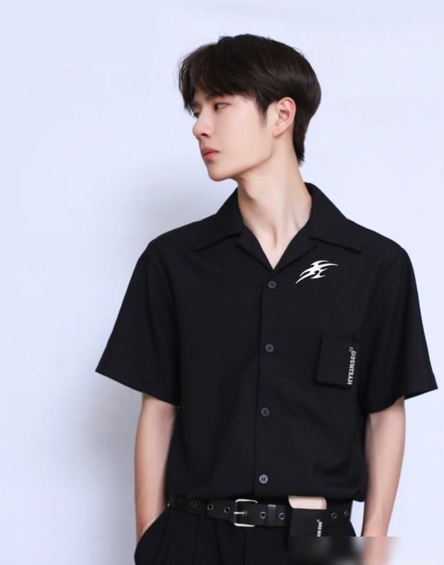  苗红|中秋节看王一博，国庆节看肖战，根是苗红