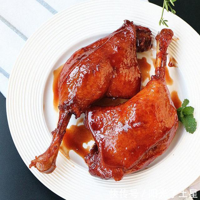 诱人|南乳酱鸭腿,香浓味醇,色泽更是红亮诱人