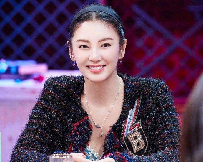  宁静|《密逃》最新预告，3位“浪姐”加盟，宁静开锁失败要“砸锁”