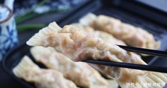 吃光|天热别蒸包子,教你懒人吃法,卷一卷8分钟出锅,早餐上桌准吃光