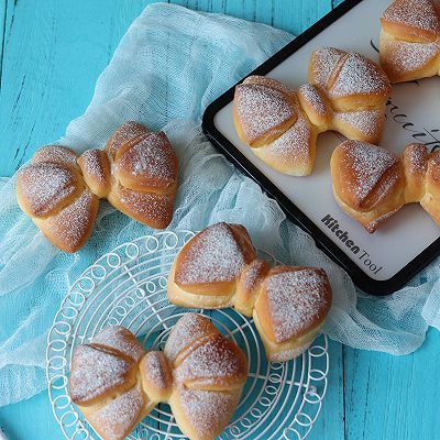  面团|蝴蝶结面包怎么做