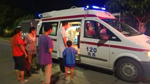  晚上|74岁老人晚上坠海，已离岸边100多米……