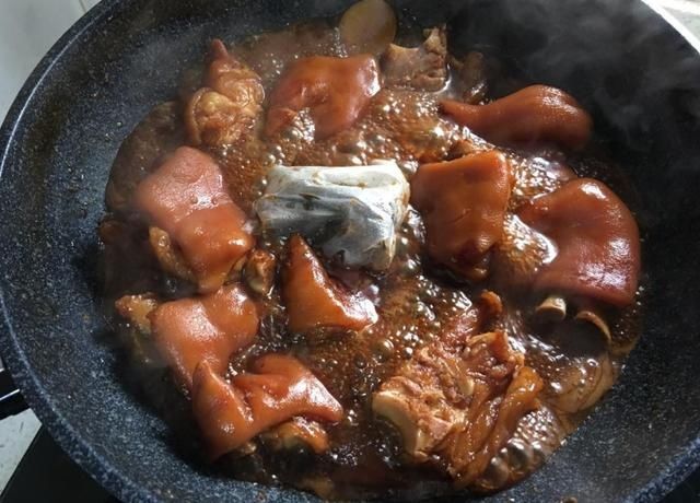  软烂|老妈炖的“猪蹄”，不用高压锅，只需一招，软烂入味不油腻