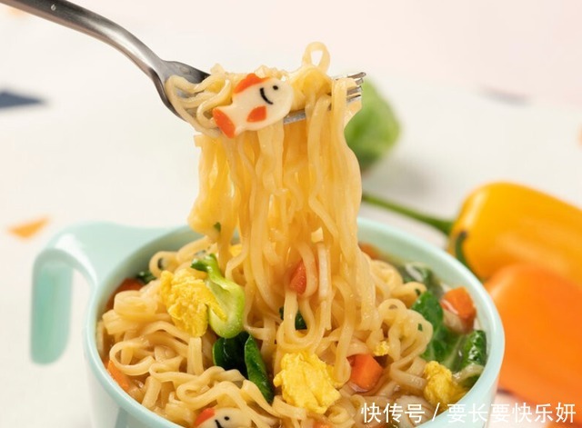 剑客|康师傅放出“狠招”,隆重推出“泡面四剑客”,销量实现大逆袭!