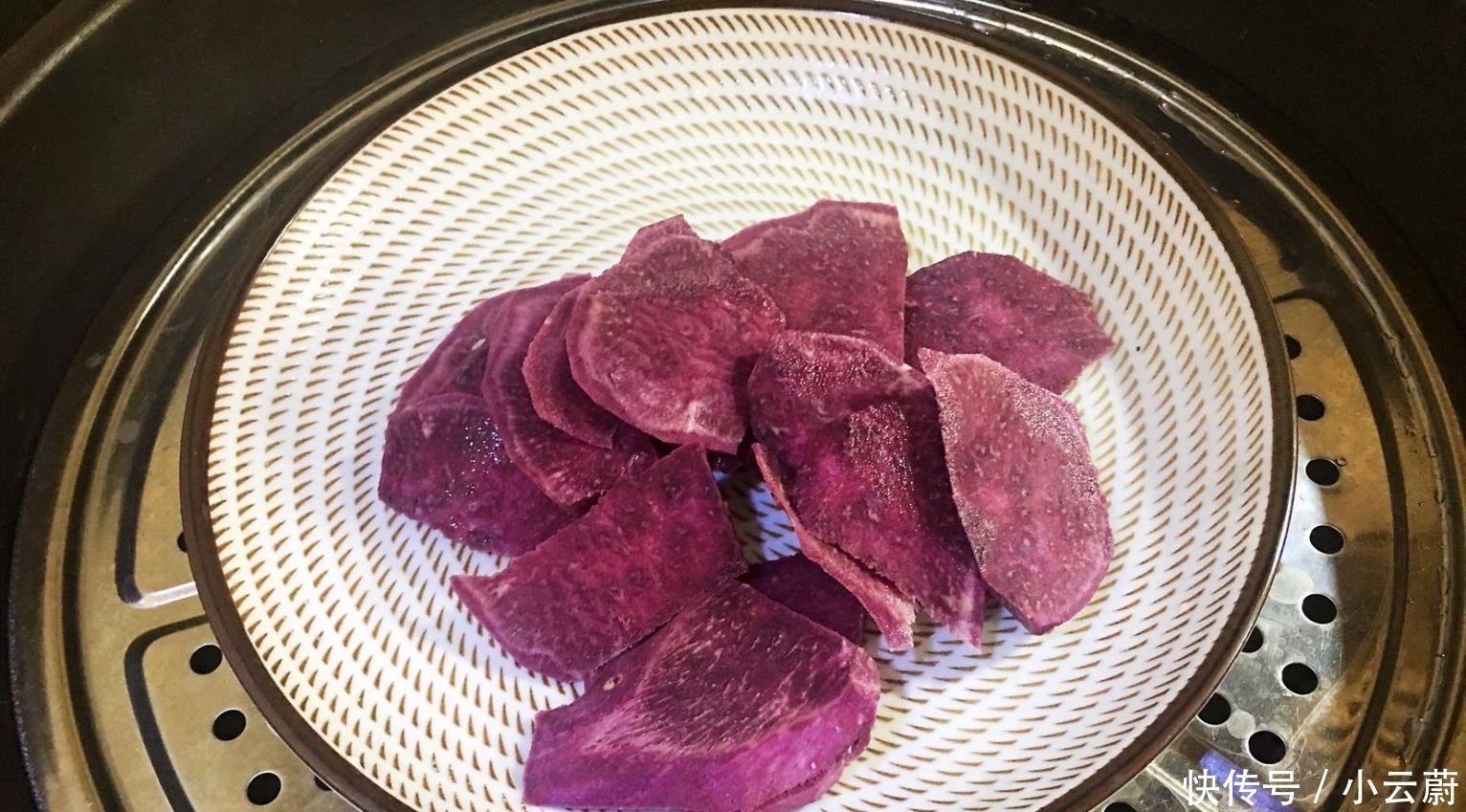 爽口|紫薯千层糕做法太简单了, 搅一搅, 蒸一蒸, 爽口弹牙又营养健康