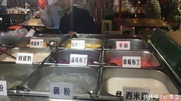 懒人|大叔摆摊卖“懒人自助”,18元1位随便吃,不用招待坐着赚钱