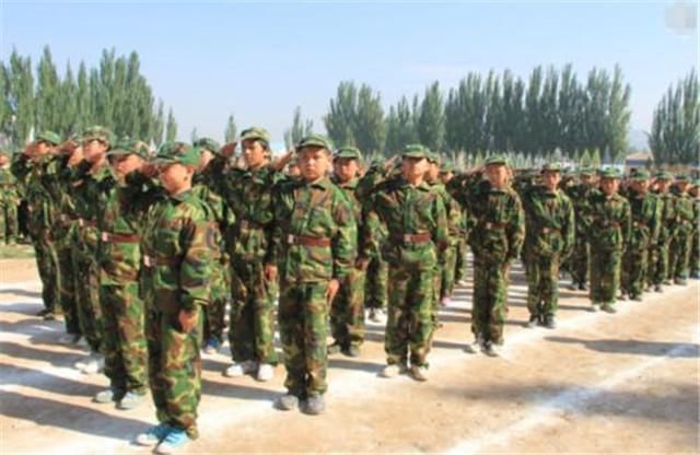 将军|冒充军人行骗15年，获380多万被抓，依旧沉迷“将军梦”无法自拔