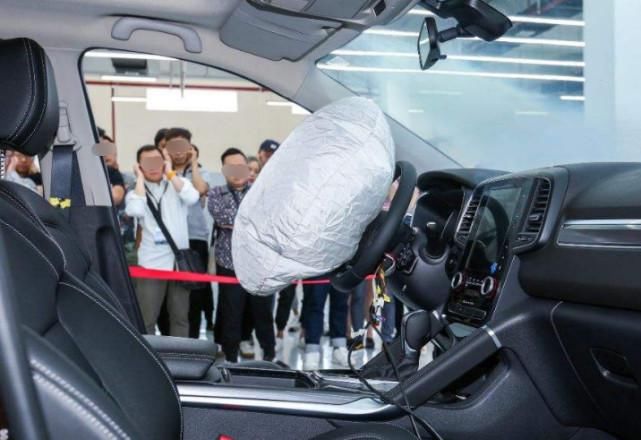 专家|安全气囊真的越多越安全？一辆车配有几个才最有保障？专家告诉你答案