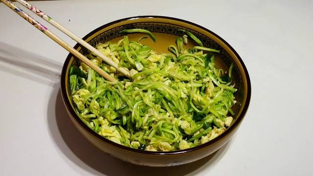  电饼铛|早餐别吃油条了，教你新吃法，不用发面，两手一按，6个不够吃