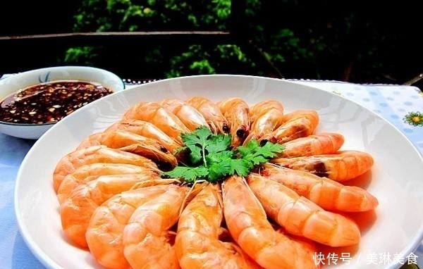 鲜嫩|煮虾的时候直接放水里煮是错的,多做1步,虾肉吃起来鲜嫩还不腥