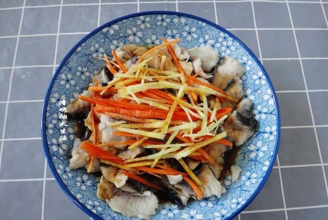 鱼肉|三伏天,清蒸鱼、红烧鱼靠边站,鱼肉就要这样吃,图个清爽开胃