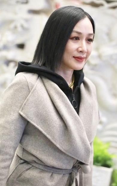 风波|《浪姐》引新风波,阿朵淘汰,网友:投票环节有问题!