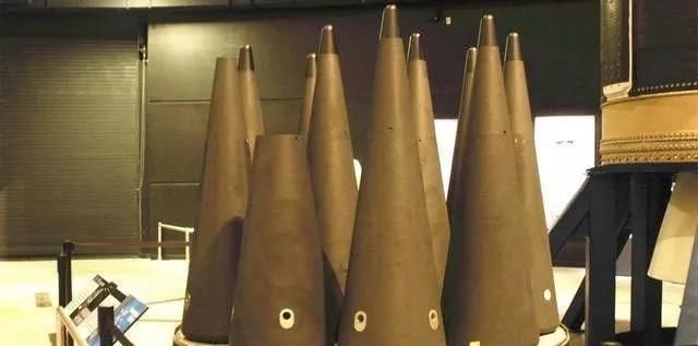  导弹核潜艇|美国有5800枚核弹，生物实验室遍布全球，却拉着中国谈军控