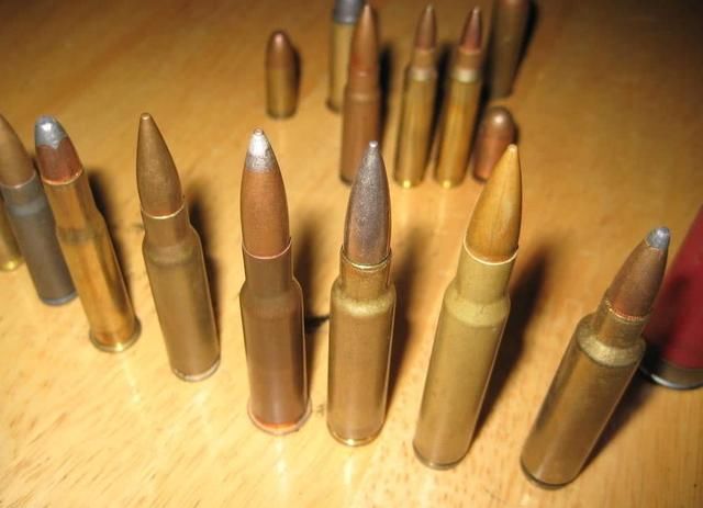  战壕|弹药箱一字排开码在战壕？电影看多了，那样等于送死