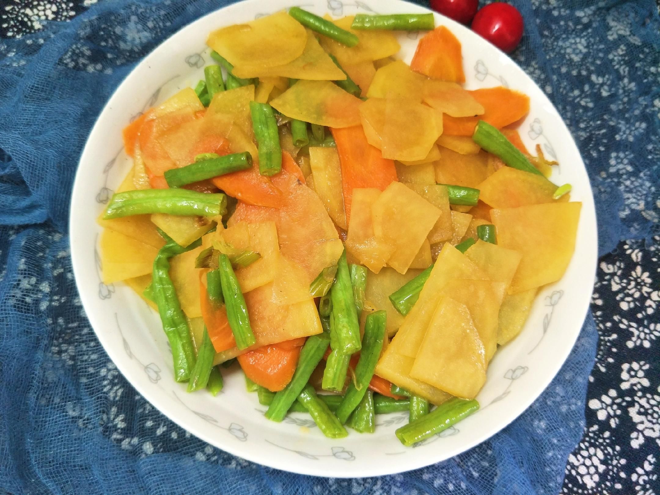 营养|秋天,3样素菜一起炒,营养美味,好做又好吃