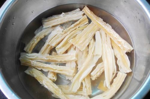  夹生|冬天泡腐竹，不要直接放到水里，学会饭店的做法，用时短还不夹生