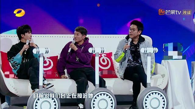  做客|李维嘉做客大张伟的节目，一直插不上话，谢娜看不下去帮了李维嘉