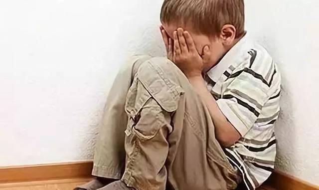  父亲|这3种爸爸，养出的孩子多半自卑又懦弱，长大很难出人头地