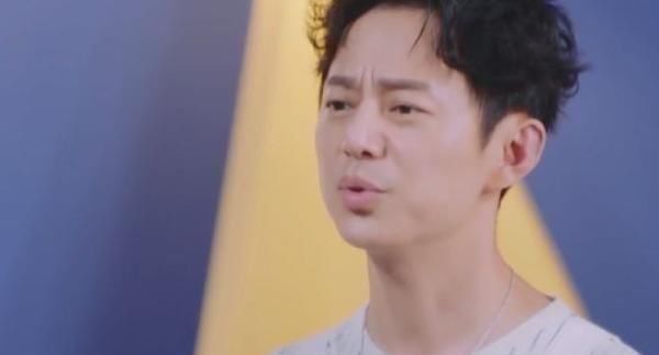  何炅|别把伤害当成幽默！刚上台就diss何炅个子低，何炅你不退赛啊