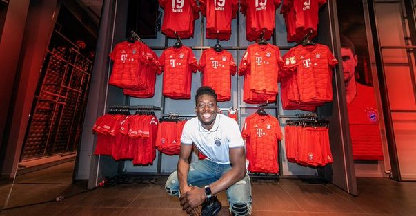  阿方索|无价之弟！拜仁董事：阿方索社媒在战巴萨后两天涨粉40万