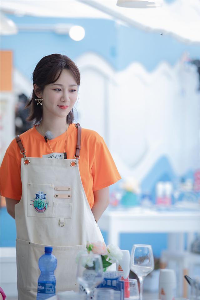 版面|《中餐厅》登上《中国日报》,霸占一半版面,封面却只有一位成员