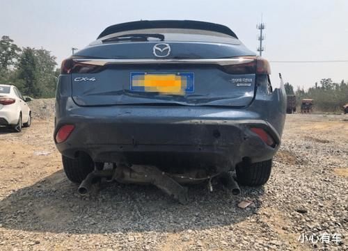  系车|马自达CX-4惨遭大众途观L追尾 网友：果然德系车不是日系车的对手