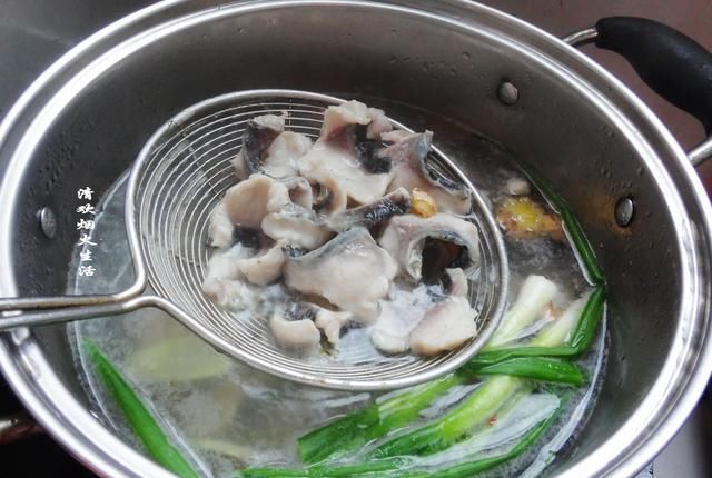 鱼肉|三伏天,清蒸鱼、红烧鱼靠边站,鱼肉就要这样吃,图个清爽开胃