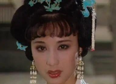  领证|撞脸黄圣依，演过杨幂母亲的李建群，与名导同居27年，为何不领证