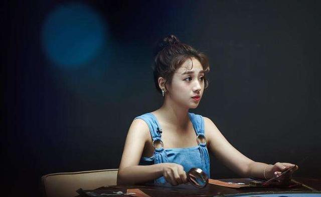 何炅宠|16岁被逼出道,被母亲当作取款机,如今30岁却被何炅宠上天