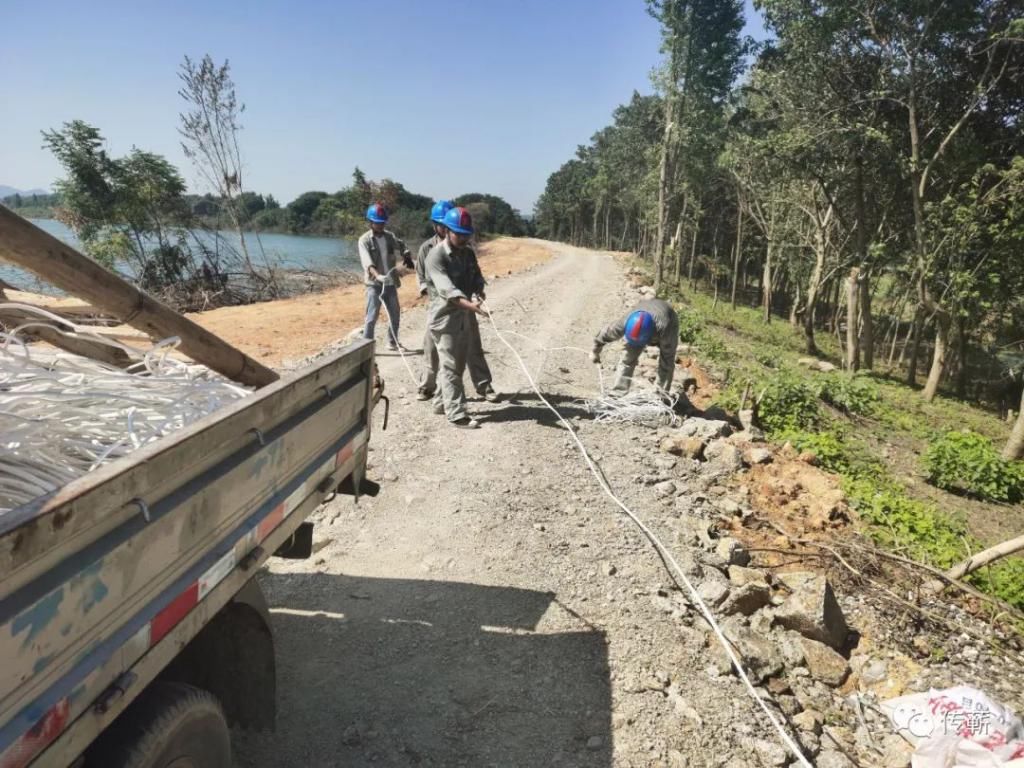 模式|最高40摄氏度！烧烤模式下江堤上的坚守……