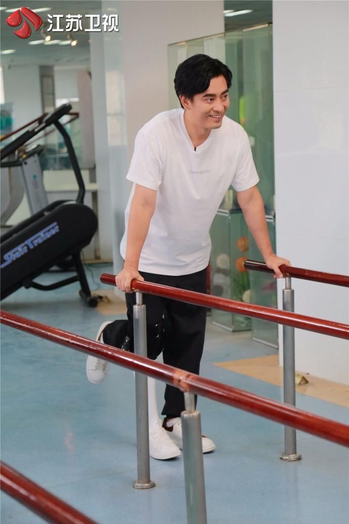  假肢制作|《为幸福喝彩》继续公益之行，陈龙遇到超难挑战